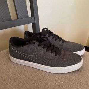 Nike mens casual shoes
